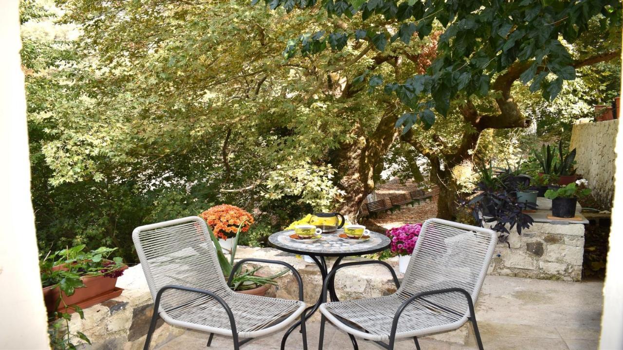 Platanus House Villa Meskla ภายนอก รูปภาพ
